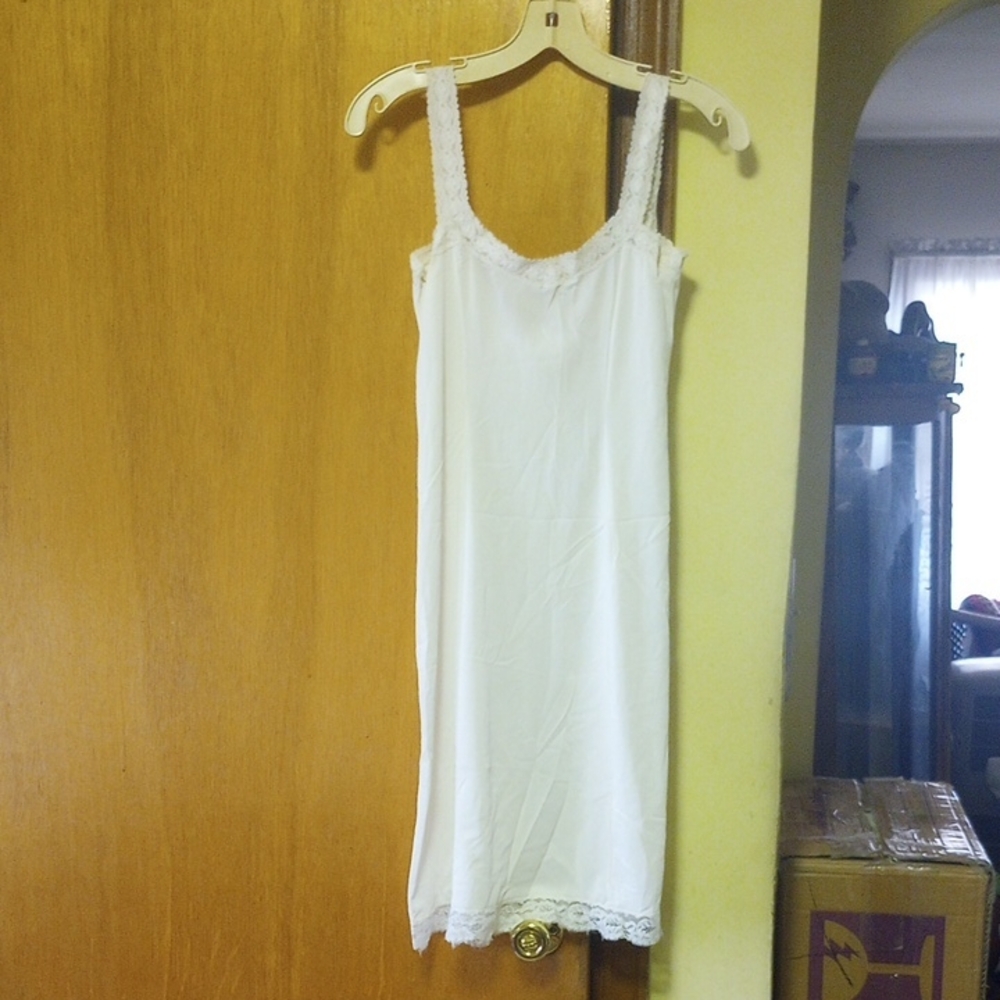 Blanche Lingerie Size 34 Ivory Cream Nylon & Lace Vintage Slip